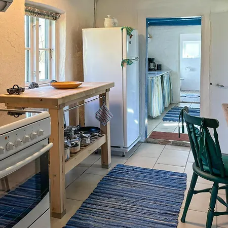 Semesterbostad 1 Bedroom Gorgeous In